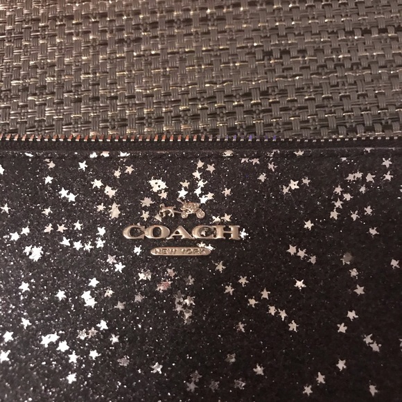 Coach wristlet - Picture 2 of 4